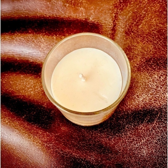 Aveda light the way aromatic vegan candle - Picture 7 of 7